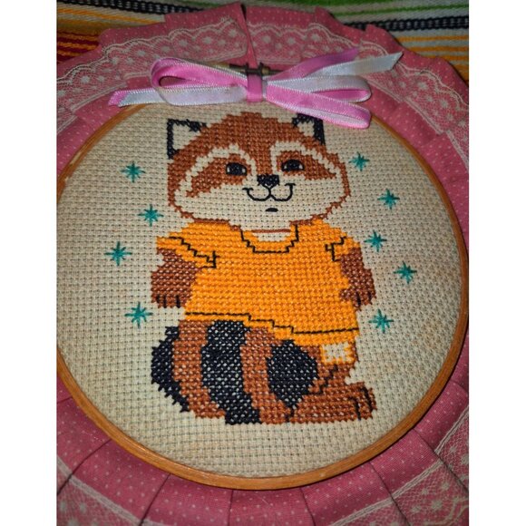 Vintage Raccoon Cross Stitch Embroidery Wall Art In Hoop With Pink Lace Ruffle F - Picture 2 of 5